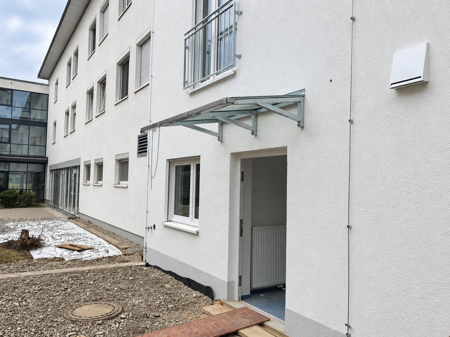 Haus Wartenberg – Innenhof während der Bauphase, KI-aufbereitet