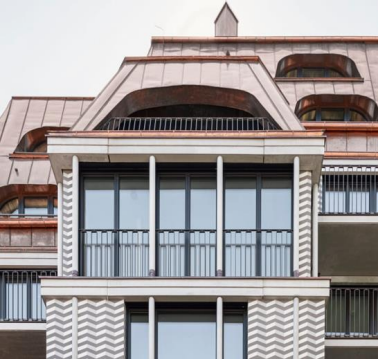 Fassadendetail der Wohnanlage Erhardtstraße in München